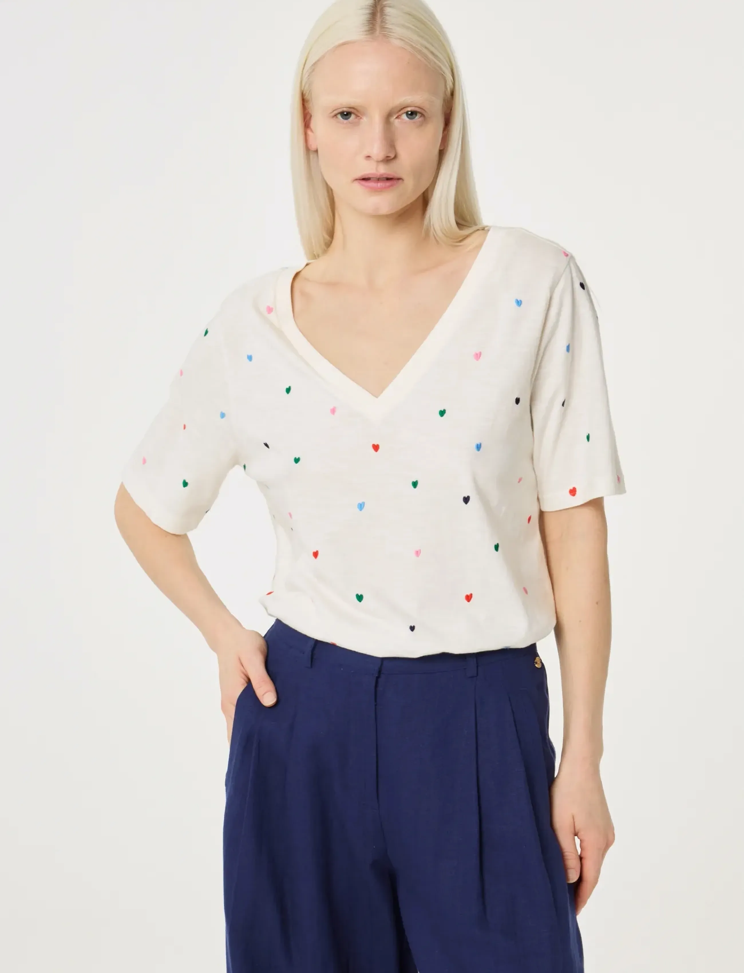 Fabienne Chapot - Phil V-Neck T-Shirt - t-shirts - cosy white - 2