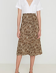 Faithfull The Brand - Milana Wrap Skirt - spódnice do kolan i midi - charlie leopard print - 2
