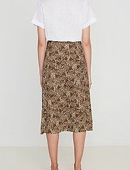Faithfull The Brand - Milana Wrap Skirt - midi garuma svārki - charlie leopard print - 3