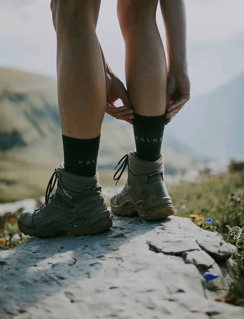 Falke Sport - TK2 Cool Trekking medium-cushioned - tøj - light grey - 5