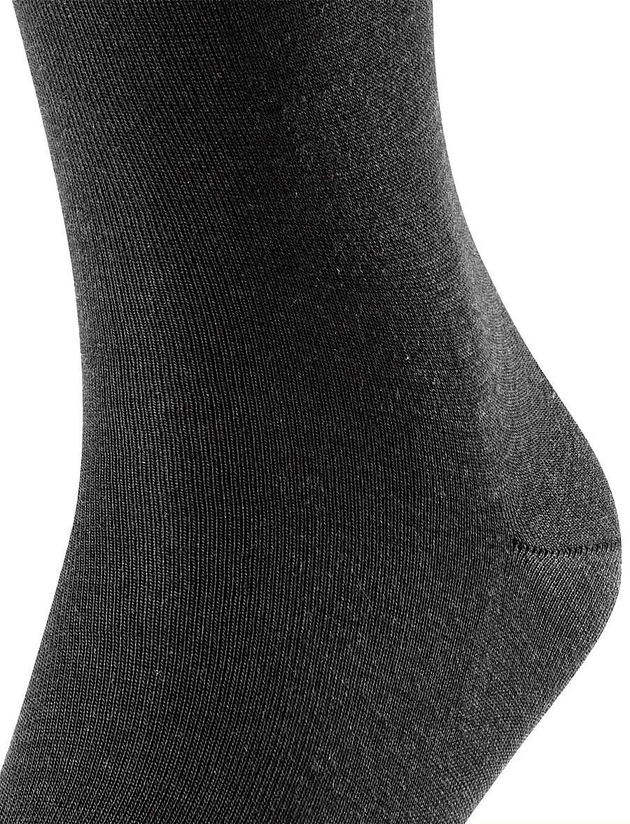 Falke - Airport business & casual - klassikalised sokid - black - 2