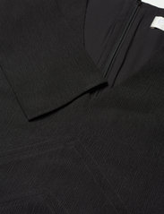 Fall Winter Spring Summer - I Don´t Textured Dress - midi kjoler - jet black - 2