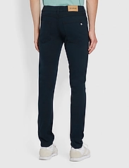 Farah - DRAKE TWILL - slim jeans - true navy - 3