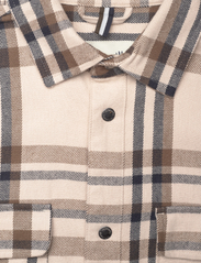 Fat Moose - Adrian Cotton Check Shirt - languoti marškiniai - ecru/brown check - 3
