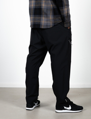 Fat Moose - Jayson Pants - casual byxor - black - 1