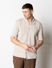Fat Moose - Hazy Jacquard Shirt S/S - kortermede skjorter - ecru/khaki - 1