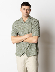 Fat Moose - Float Jacquard Shirt S/S - kortärmade skjortor - green/ecru - 2
