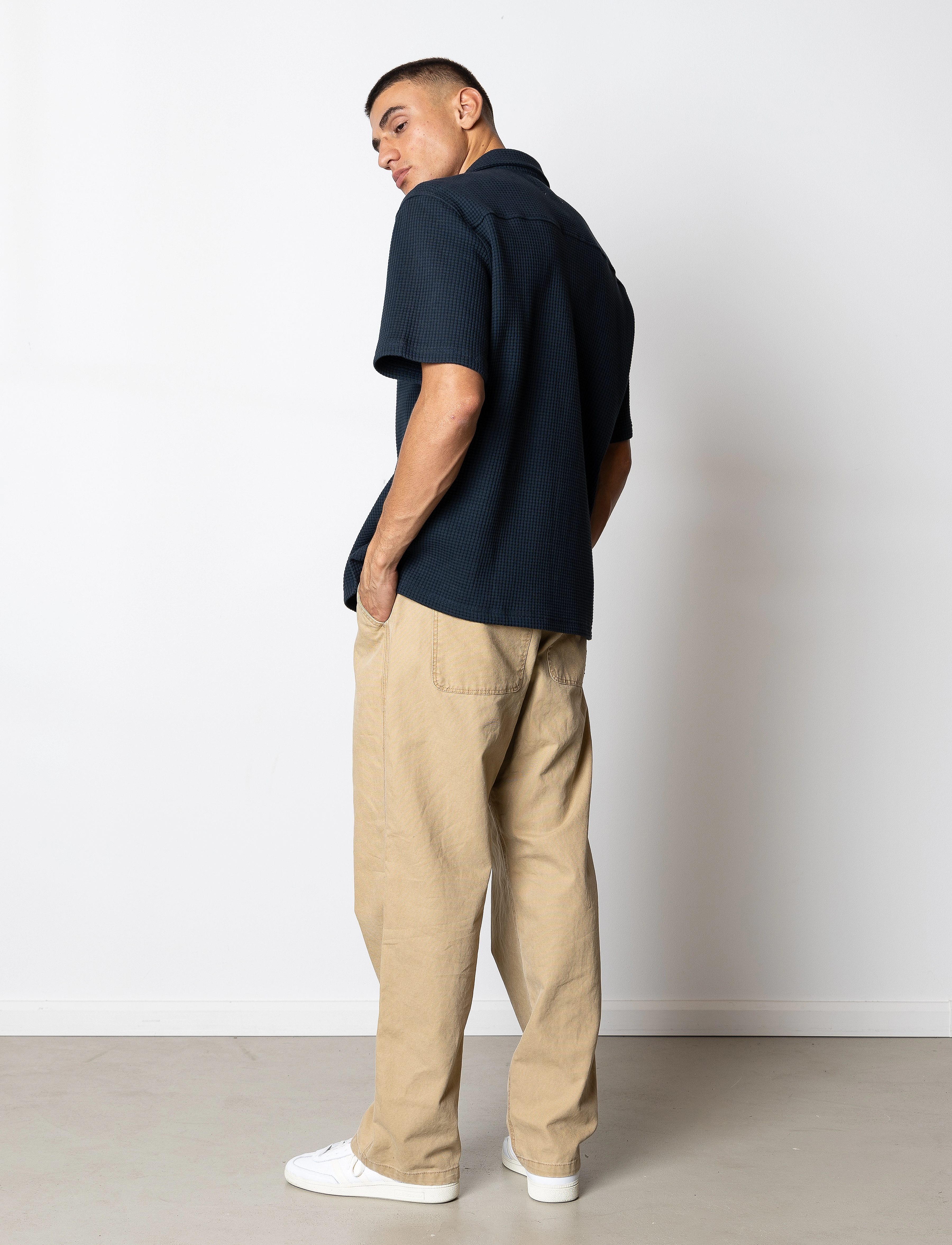 Fat Moose - Scott S/S shirt - kortærmede skjorter - navy - 5