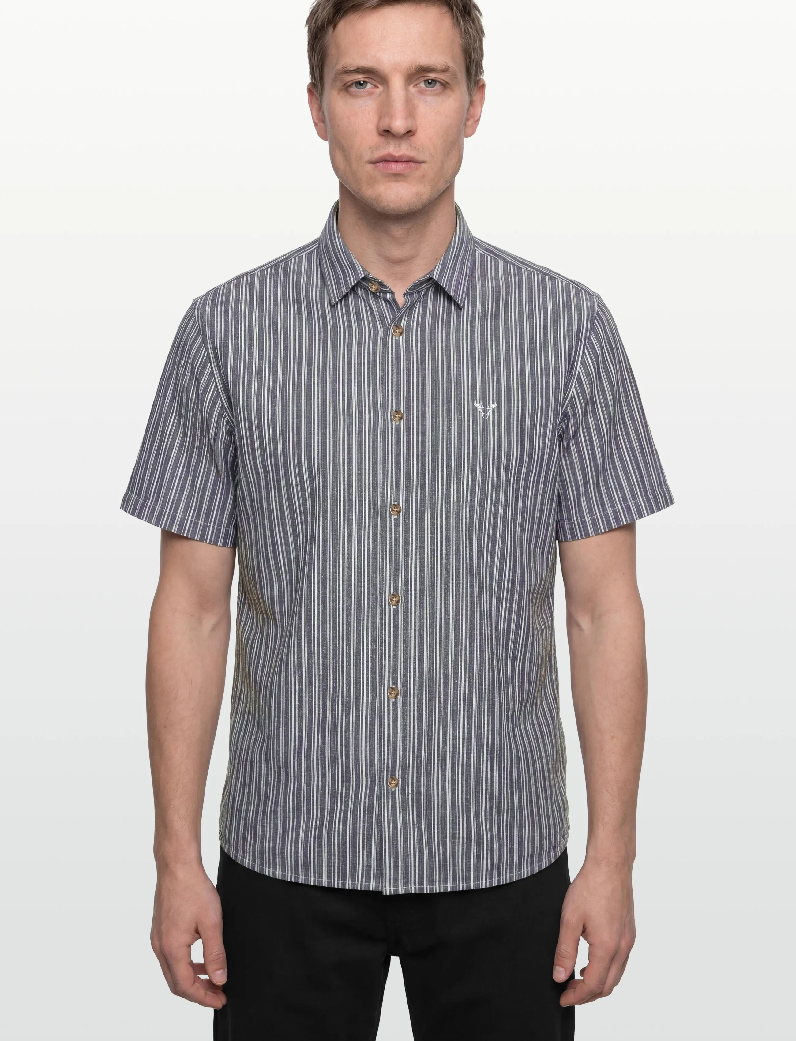 Fat Moose - Colby shirt SS - kortærmede skjorter - navy/white - 3