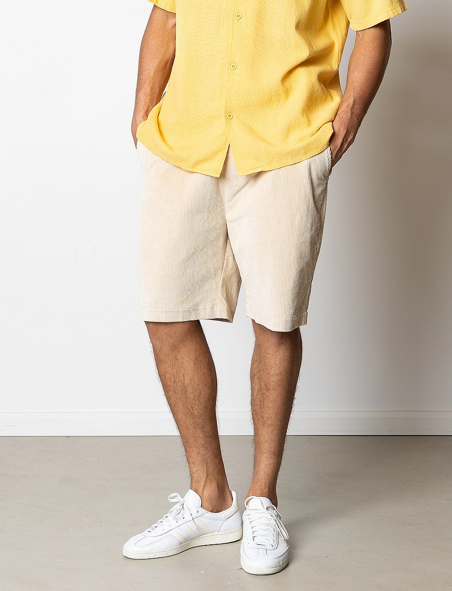 Fat Moose - Fox corduroy shorts - chinos shorts - ecru - 0