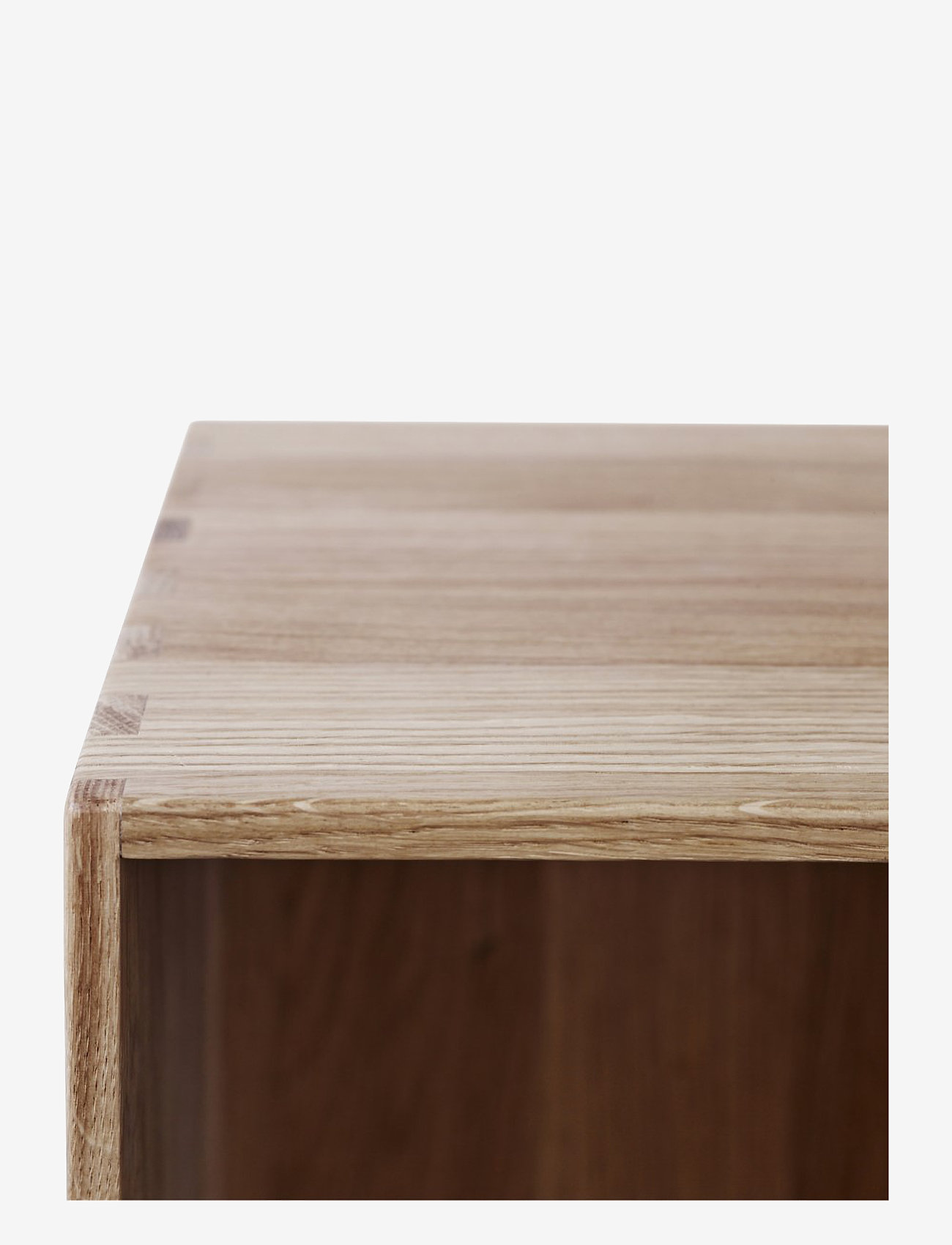 FDB Møbler - B98 - Bookcase - køb efter pris - nature, 3% white pigment - 2