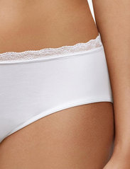Femilet - Basic Lace Hipster - lowest prices - white - 4