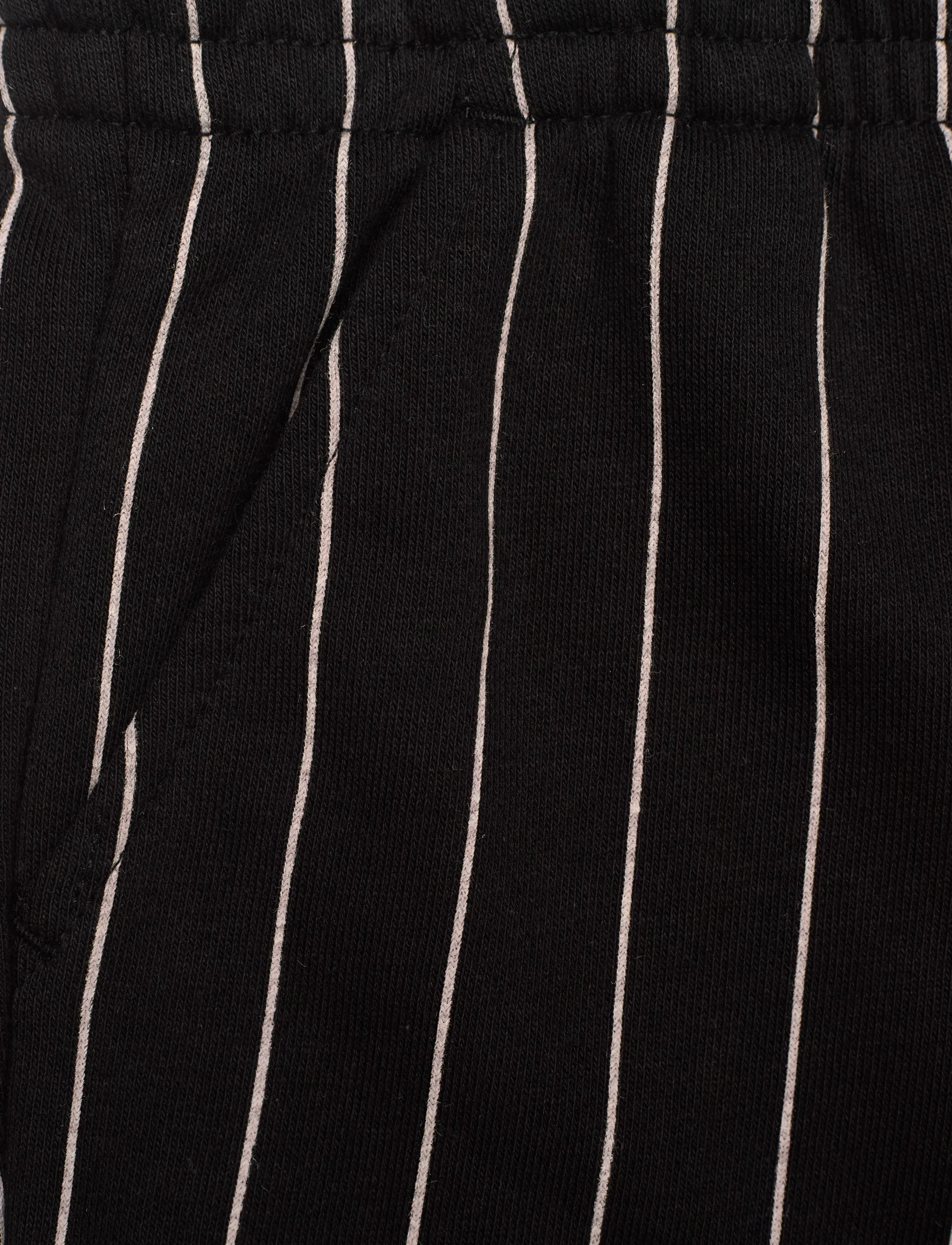 FILA - LUBACO regular pinstriped sweat shorts - sweatshorts - black / egret striped (2/1) - 2