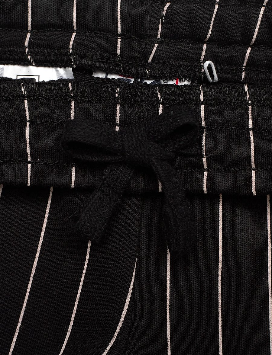 FILA - LUBACO regular pinstriped sweat shorts - sweatshorts - black / egret striped (2/1) - 3