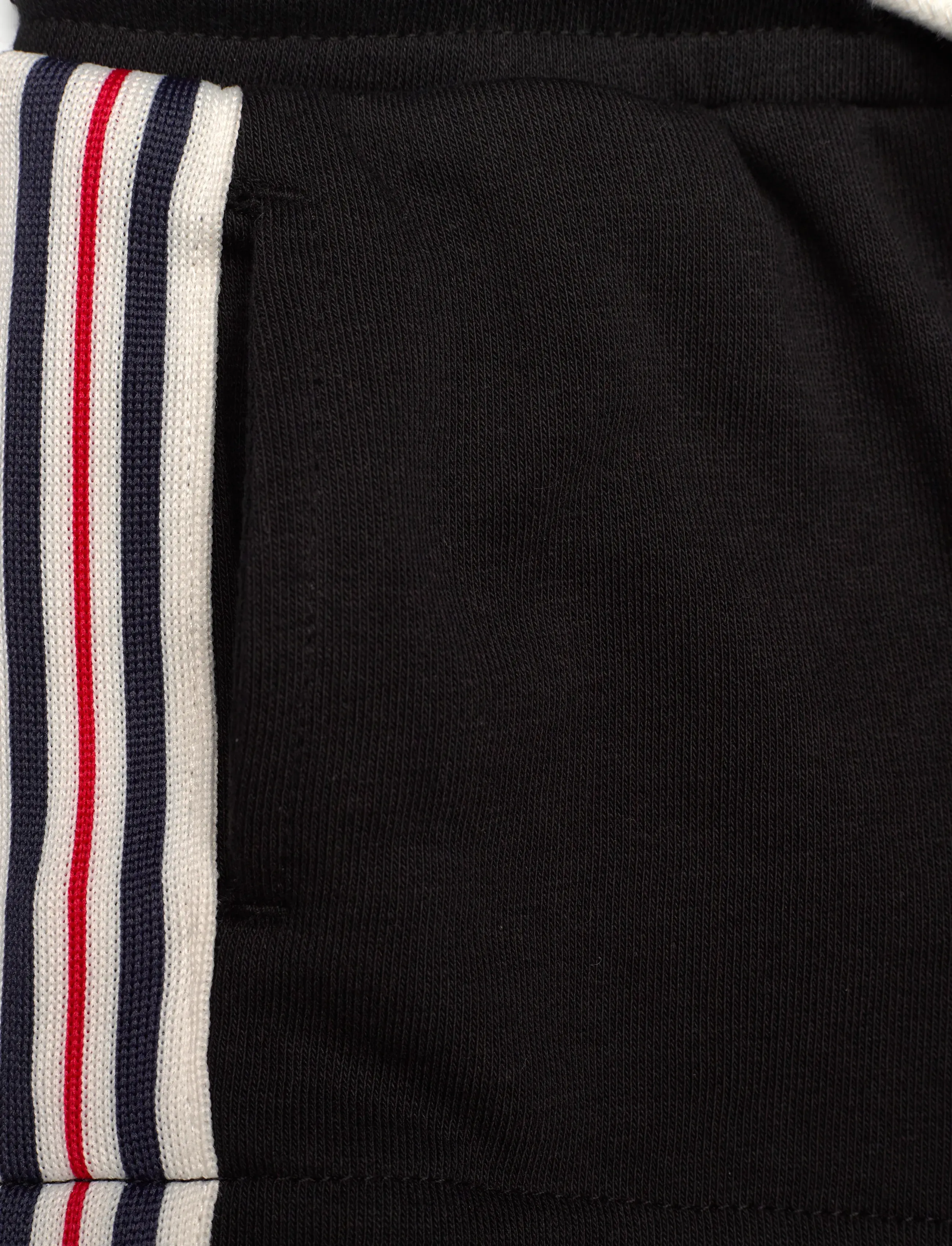 FILA - MONTEREGGI regular heritage tape sweat shorts - mjúkar stuttbuxur - black - 2