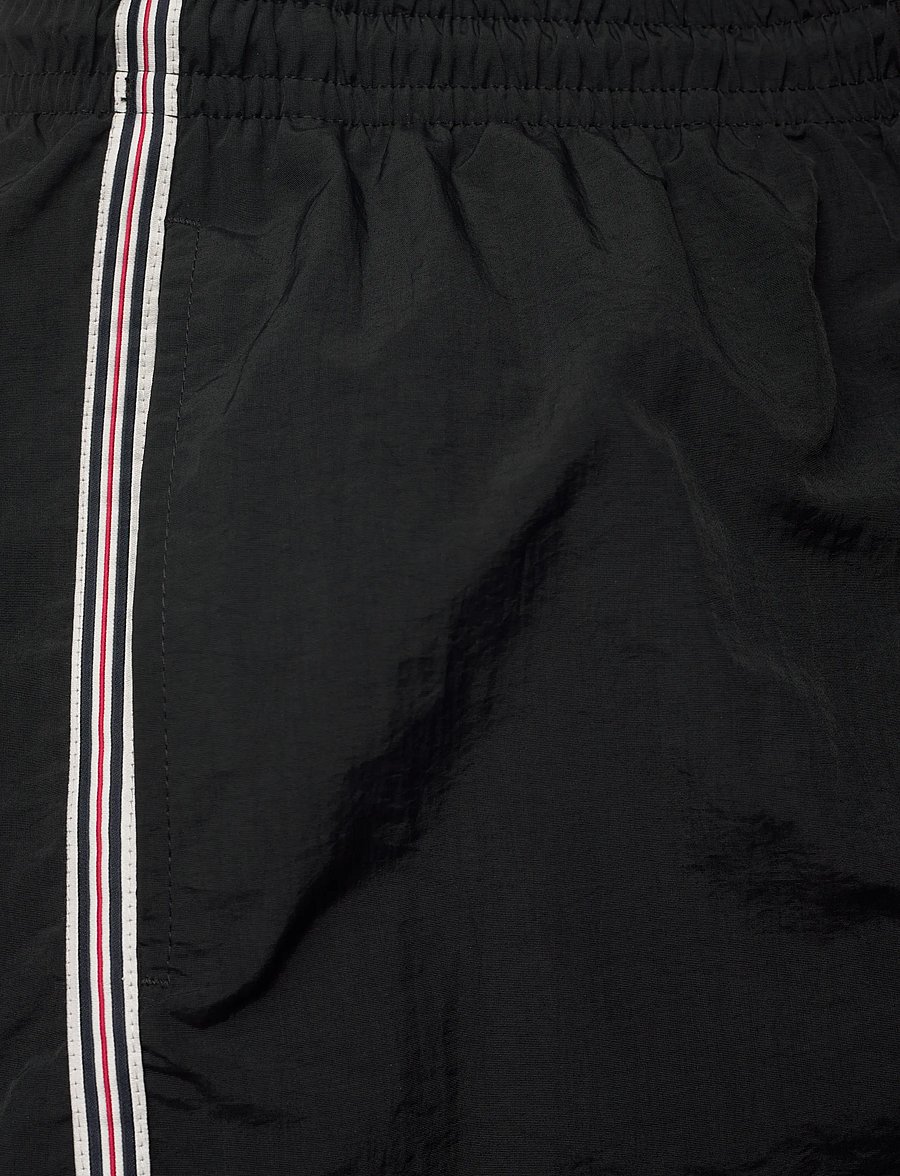 FILA - LERICI loose heritage tape beach shorts - badbyxor - black - 4