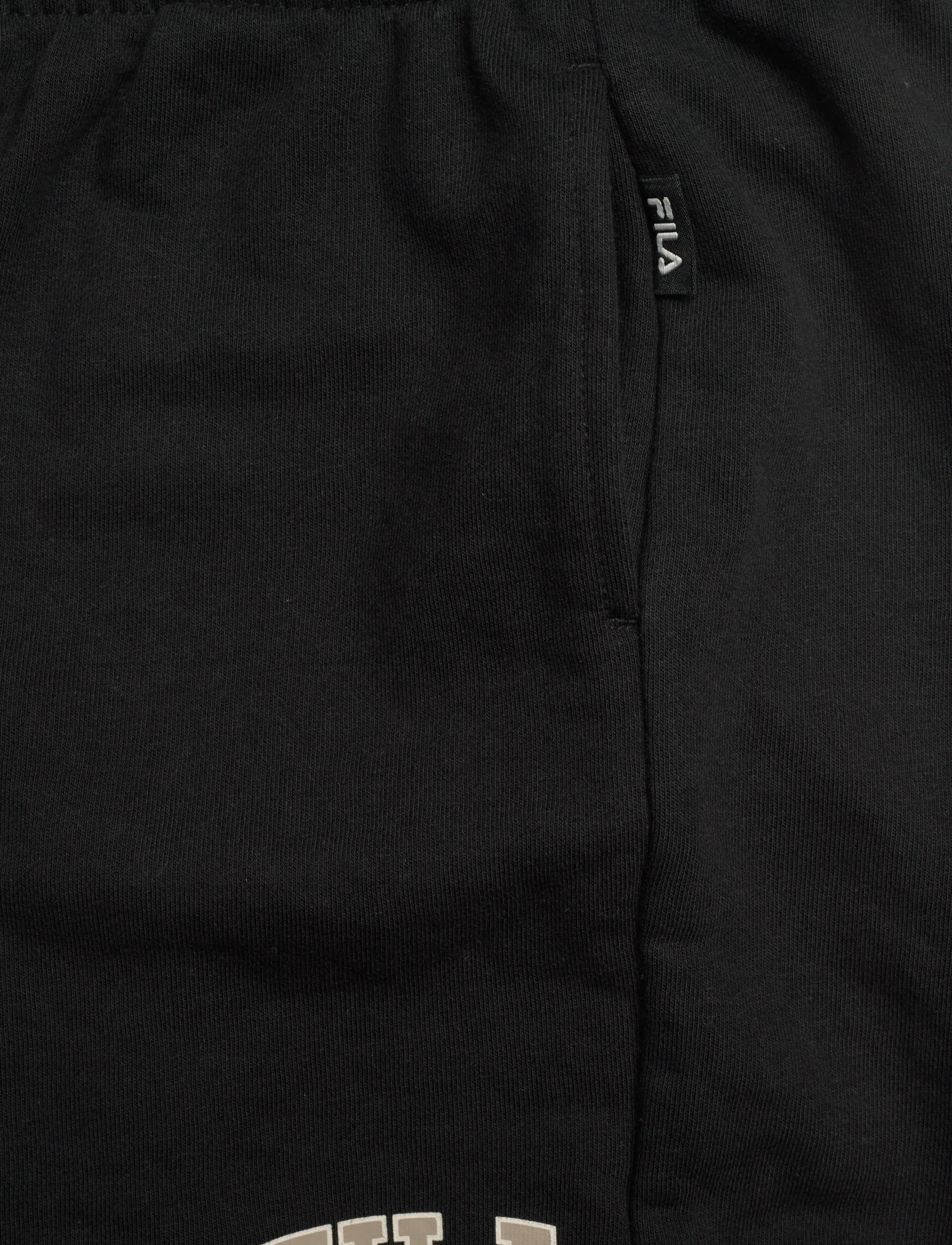 FILA - RIFREDI regular graphic sweat shorts - sweatshorts - black - 2