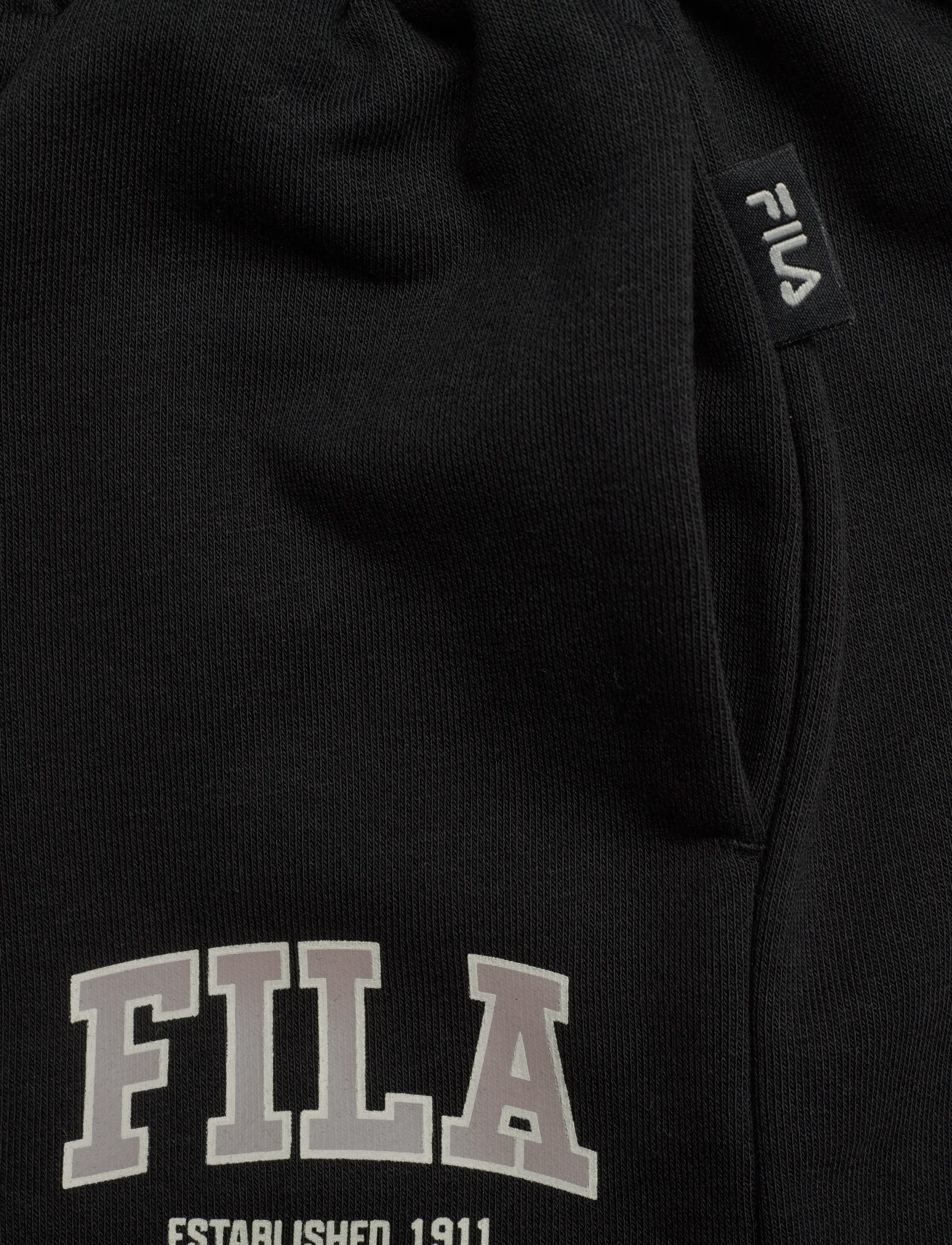 FILA - RIFREDI wide graphic sweat shorts - sweatshorts - black - 2
