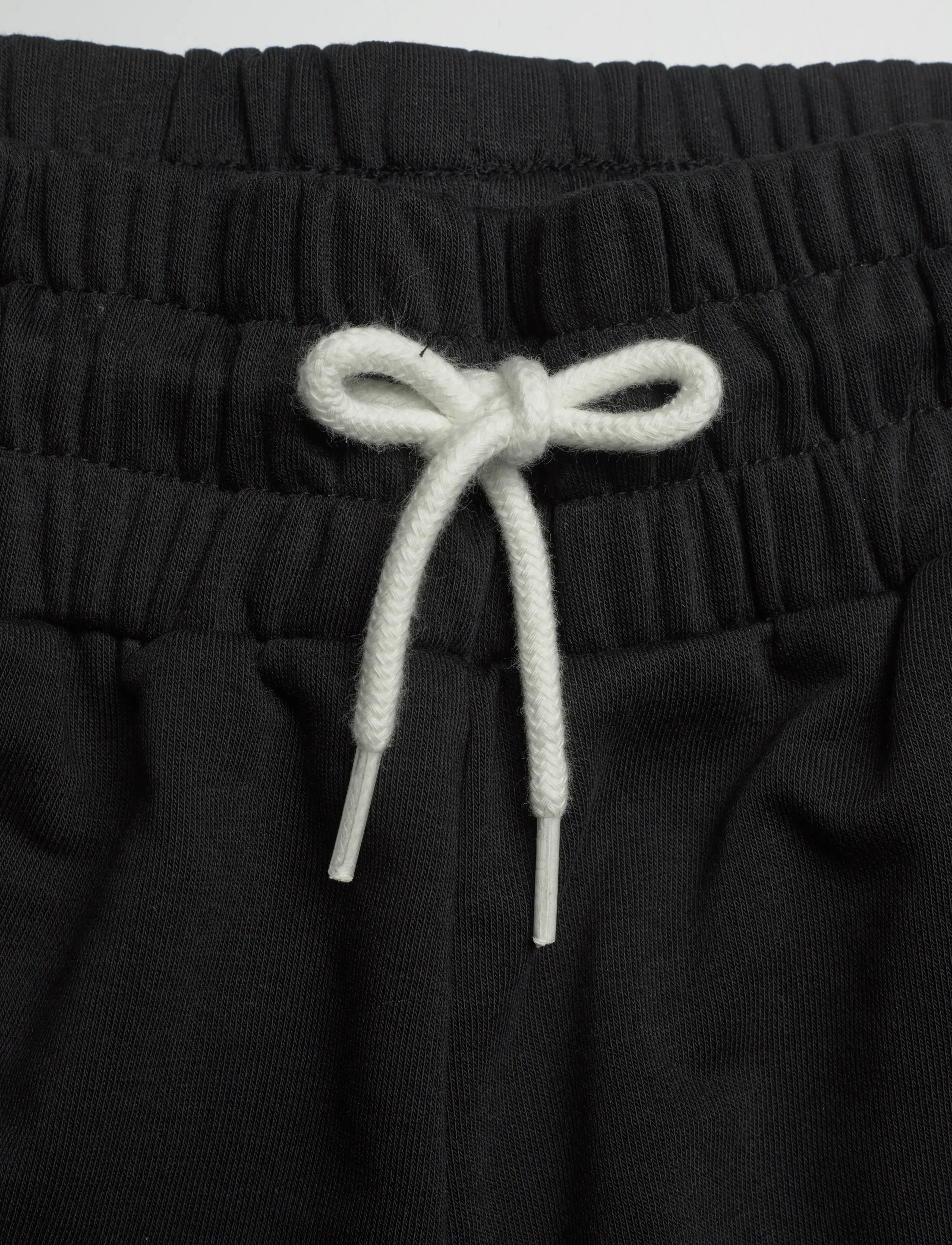 FILA - RIFREDI wide graphic sweat shorts - sweatshorts - black - 3