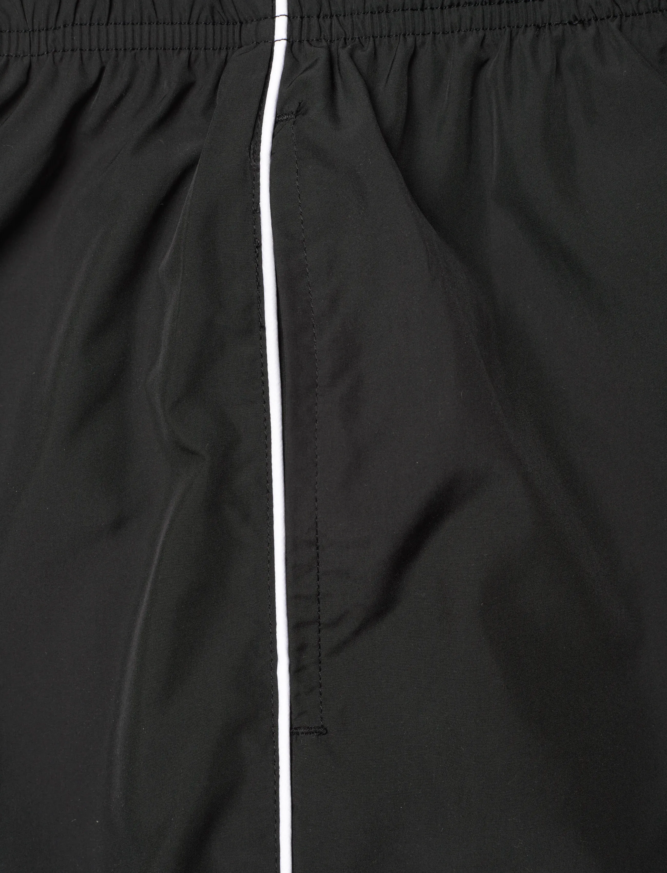 FILA - OILO loose contrast piping woven shorts - afslappede shorts - black - 3
