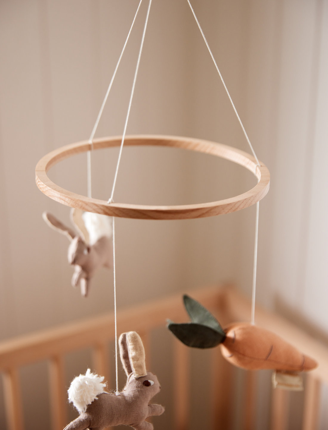 Filibabba Linen Baby Mobile Carrot Thief Mobiler Boozt