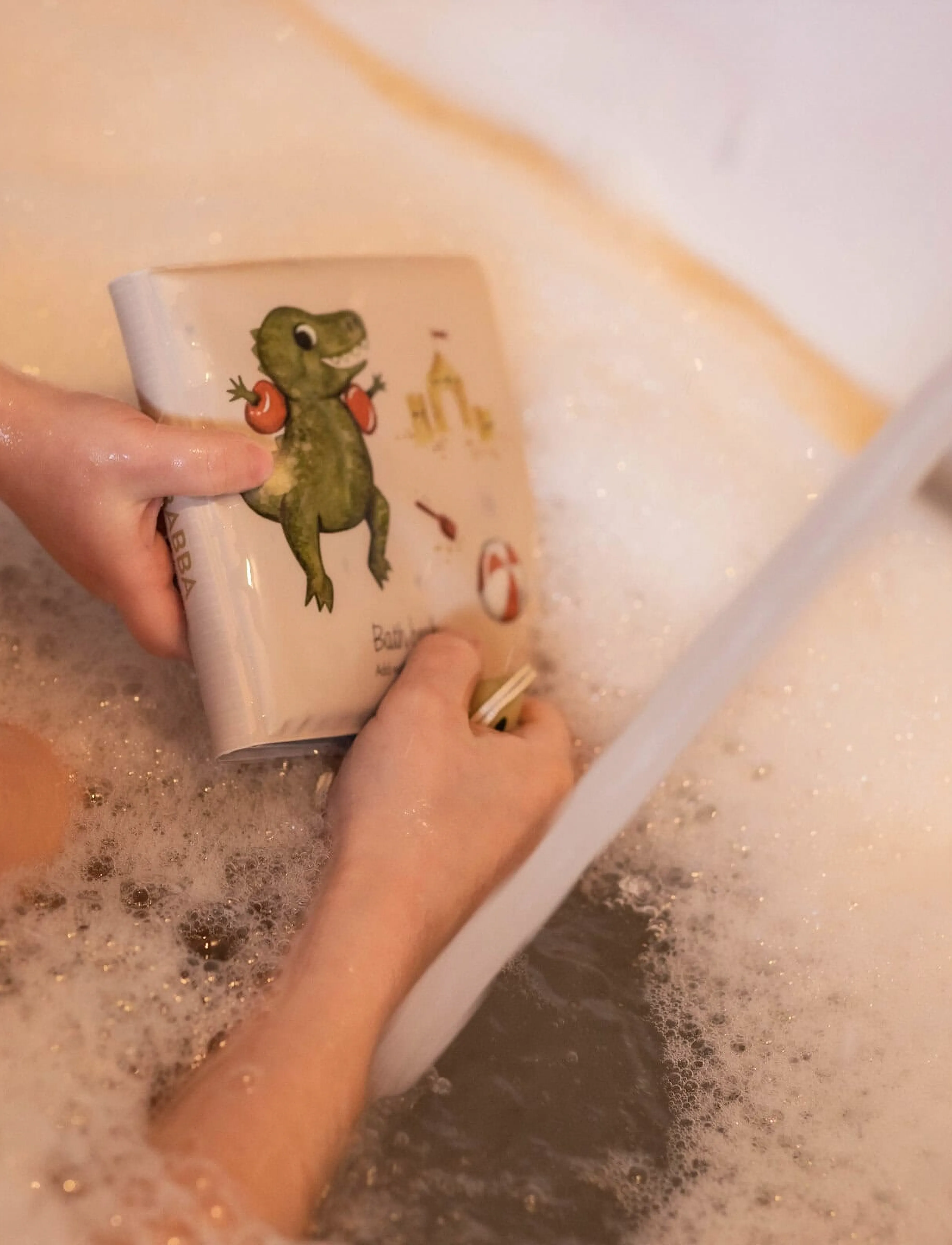 Filibabba - Bath book - Dino Beach - baby books - multicolor - 4