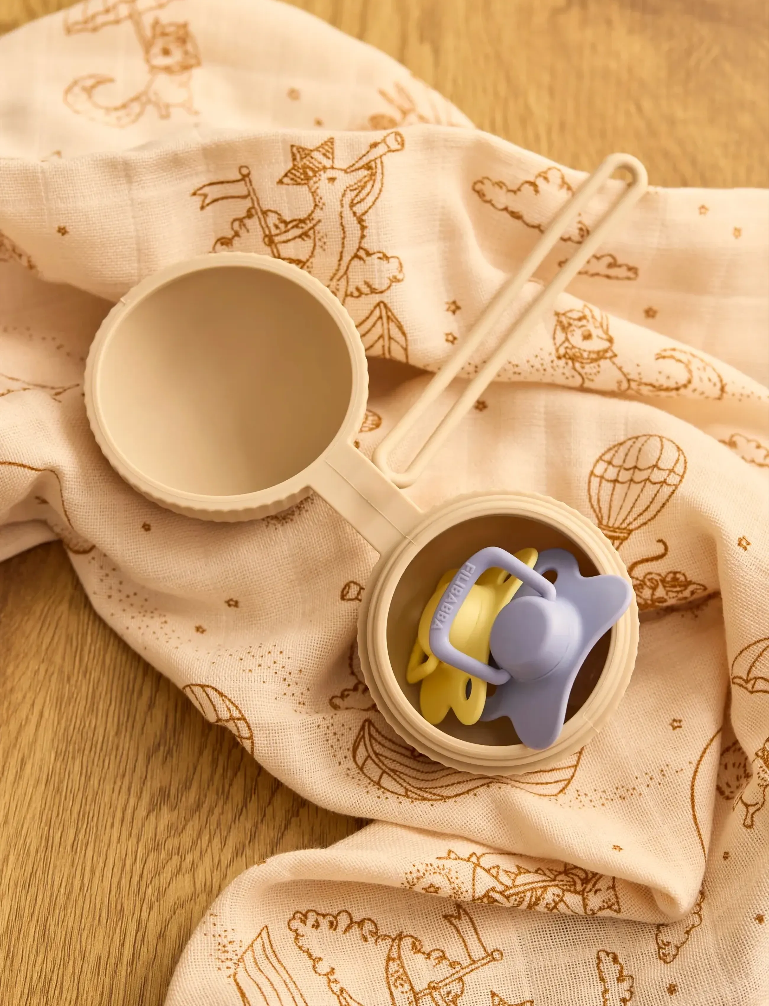 Filibabba Silicone Pacifier Storage Offwhite, Børn, Sutteetui, Beige, Str: ONE SIZE