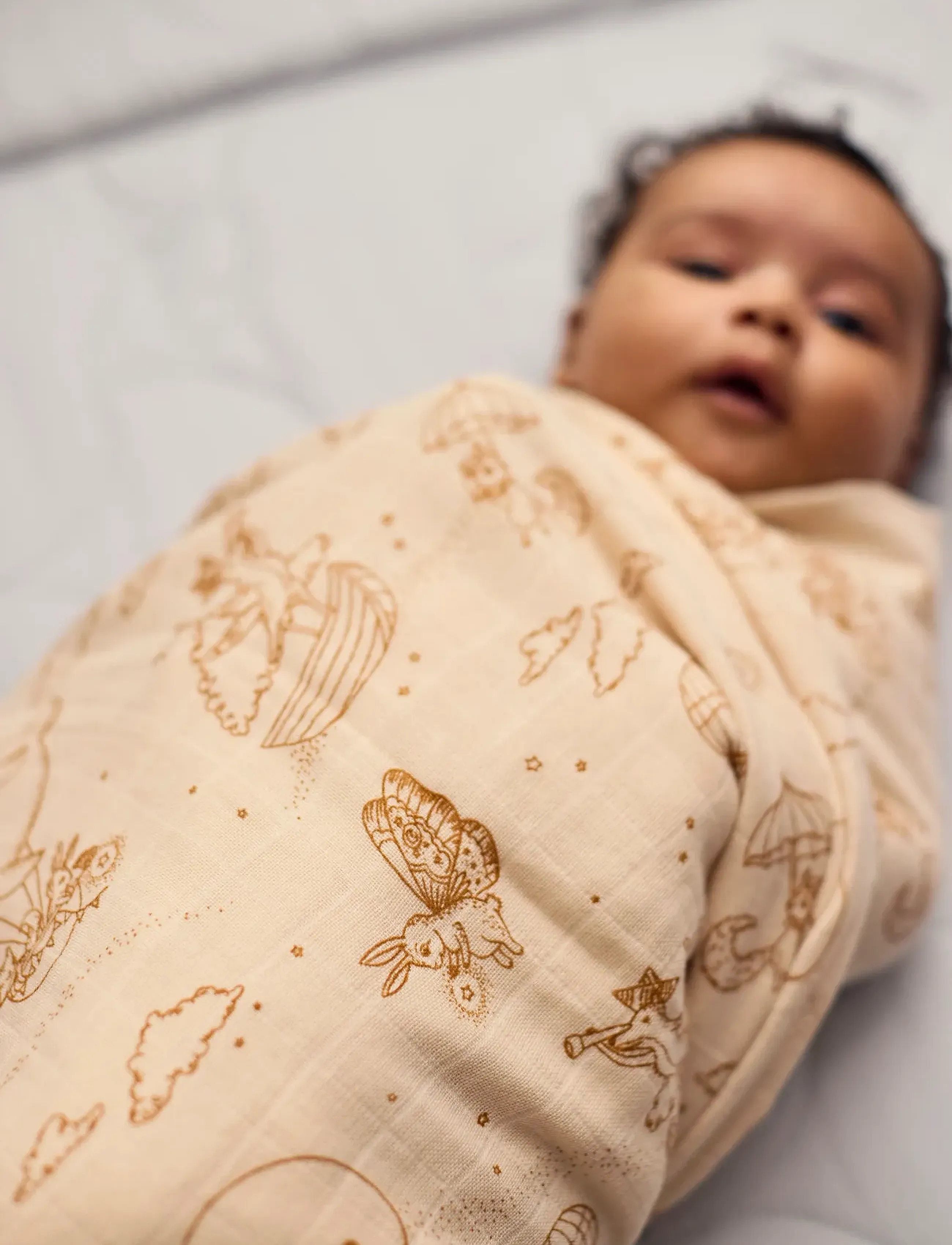 Filibabba - Muslin Swaddle Diaper 120x120 cm GOTS - Dreamy Adventurers - plaids en mousseline - white - 3