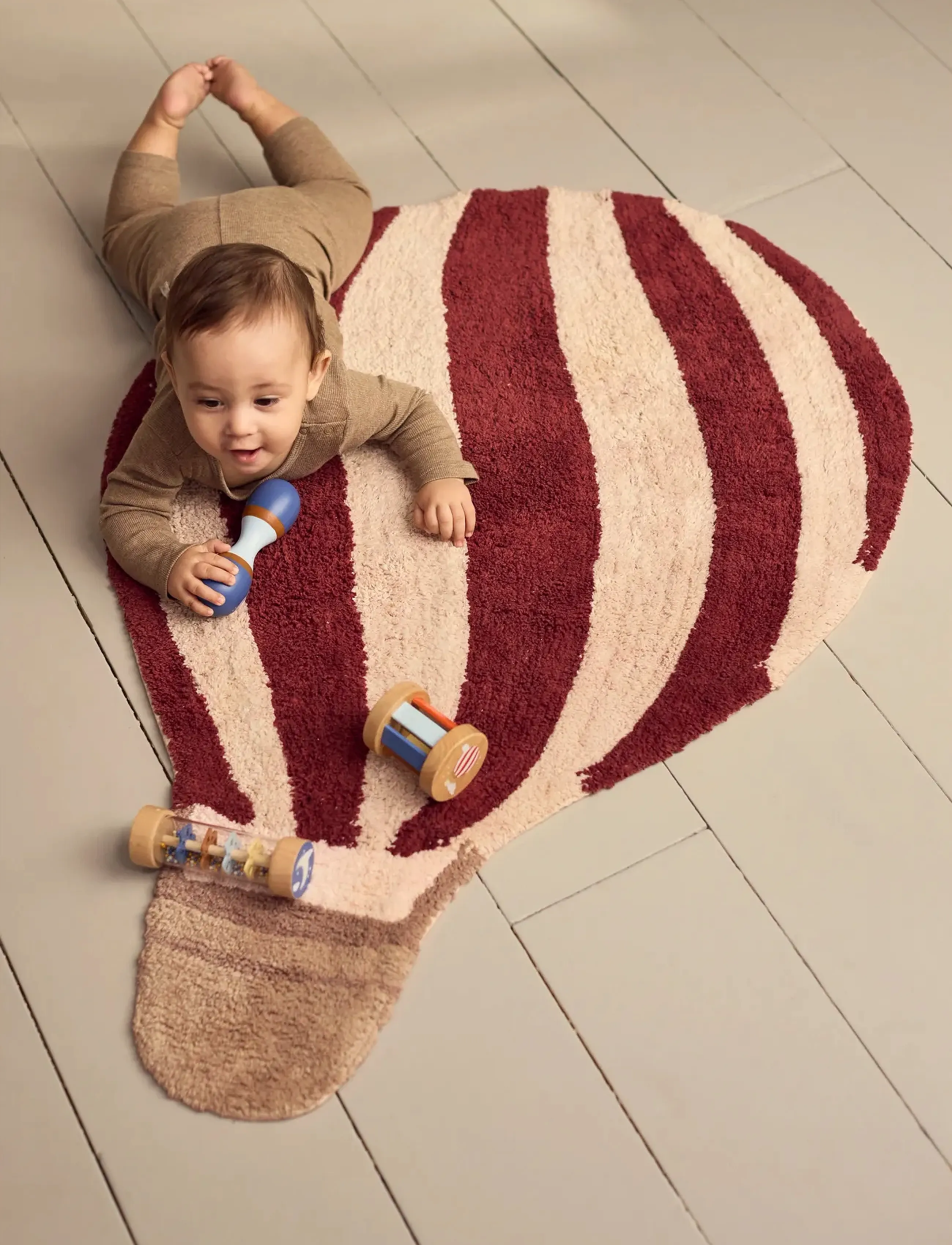 Filibabba Tufted Rug Air Balloon Deeply Red, One Size, Rugs And Carpets, Mehrfarbig/gemustert - Asymmetric Rugs, Kinder