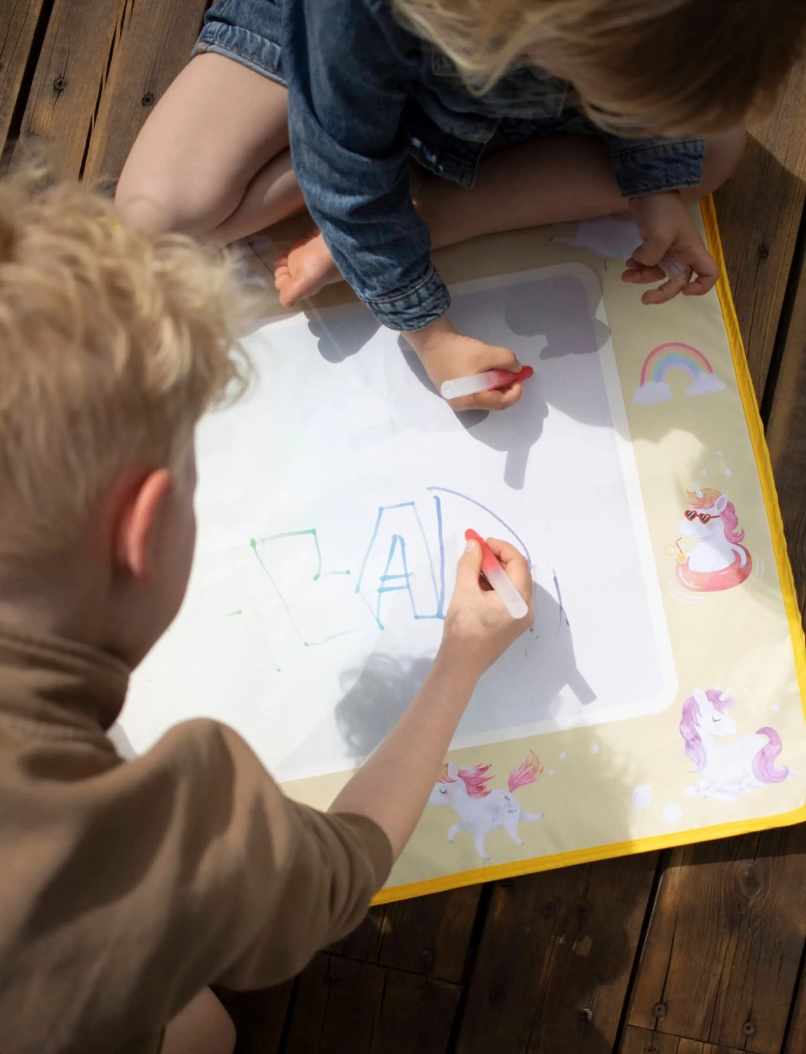 Filibabba Water Drawing Mat – Unicorn Shores, 2268 x 27, Yellow, Tegning > Tegnebrætter, Børn