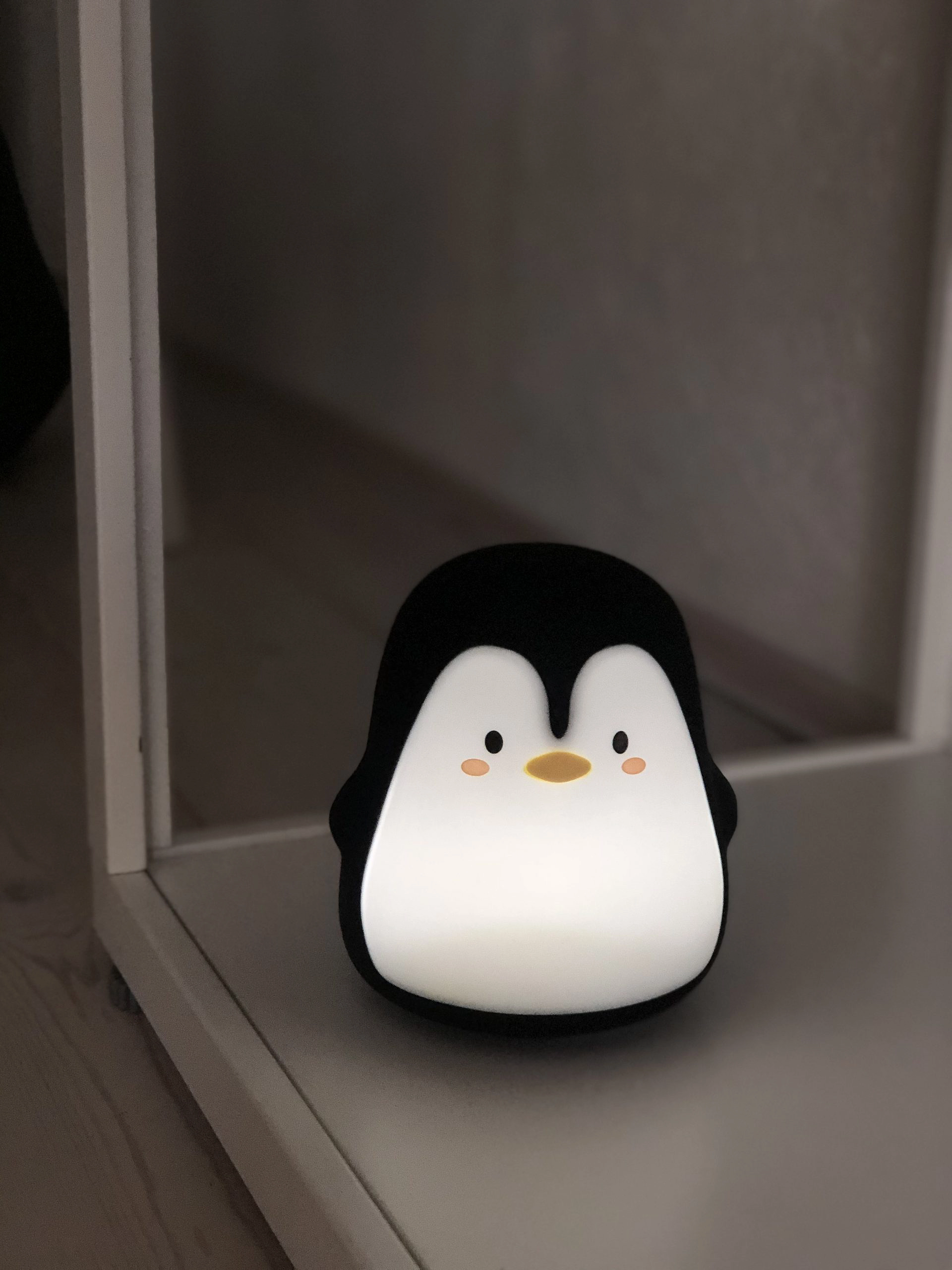 Filibabba - LED lampe - Pelle the Penguin - lampki nocne - black and white - 4
