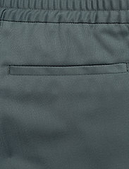 Filippa K - M. Terry Cropped Trouser - dark mint - 4