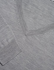 Filippa K - Merino V-Neck Pullover - light grey - 1