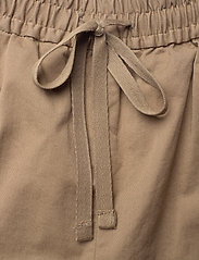 Filippa K - Jessa Short - kasdienio stiliaus šortai - muddy brow - 3