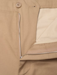 Filippa K - M. Flynn Cotton Short - chinos shorts - dark khaki - 3
