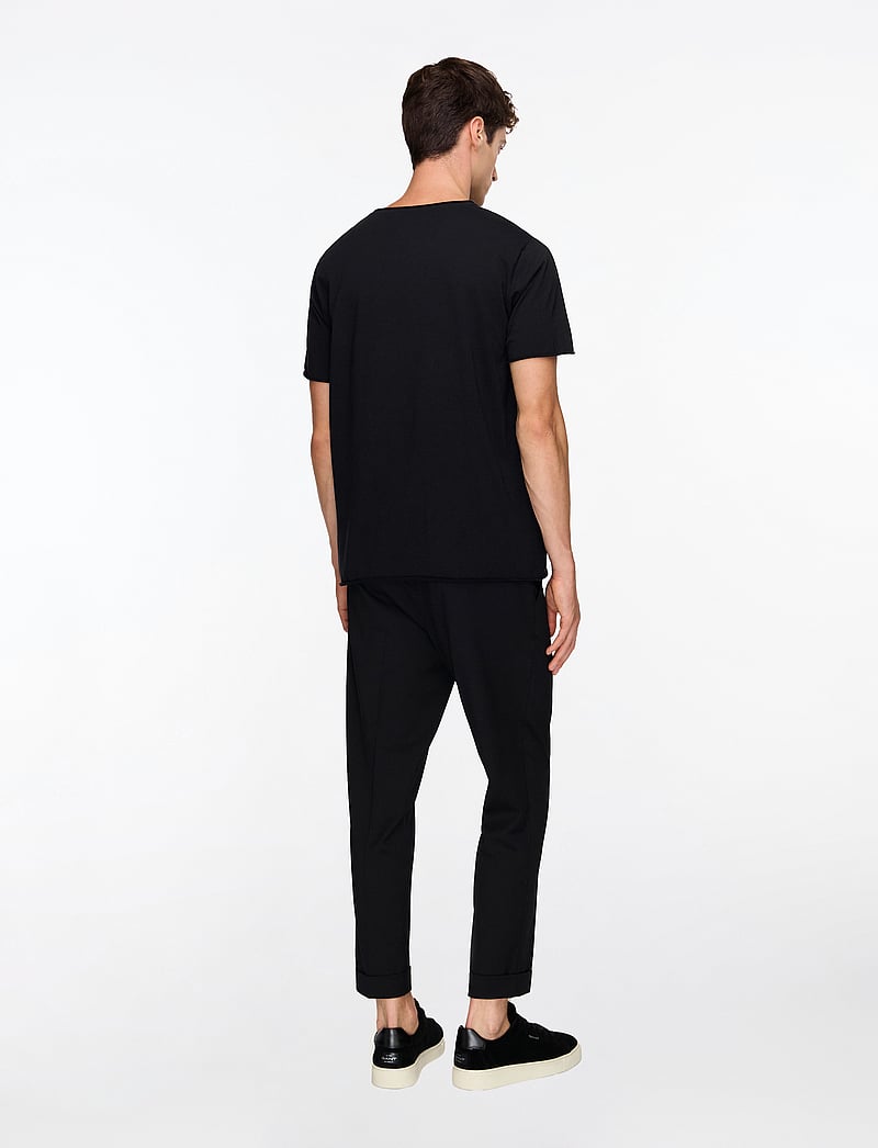 Filippa K - Roll Neck Tee - kortærmede t-shirts - black - 4
