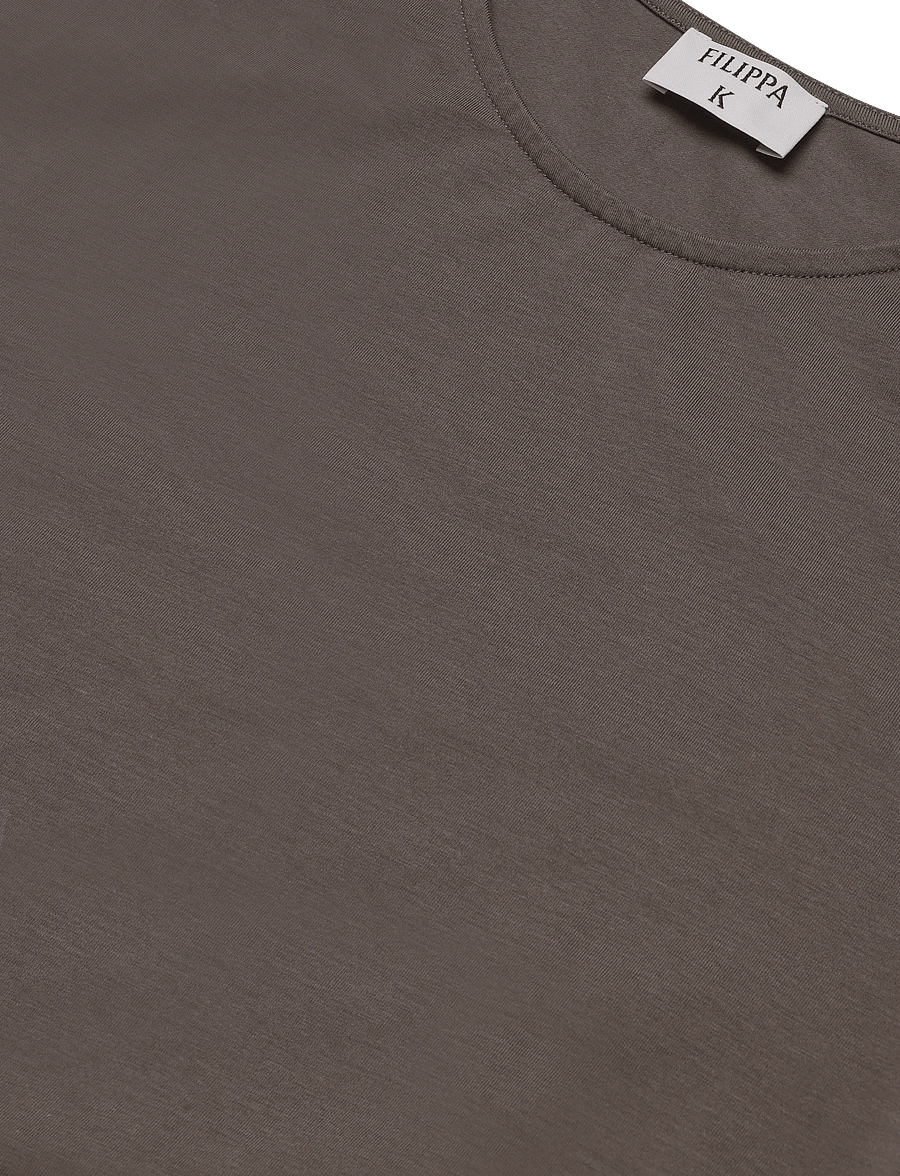 Filippa K - Cotton Stretch Elbow Sleeve - t-shirts - driftwood - 5