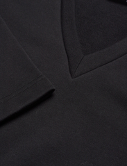 Filippa K - Mara Sweatshirt V-neck - jumpers - black - 2