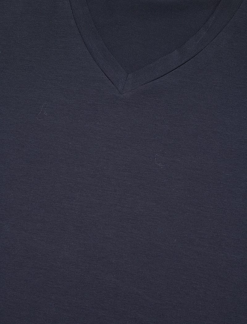 Filippa K - Stretch V-Neck Tee - kortärmade t-shirts - navy - 2
