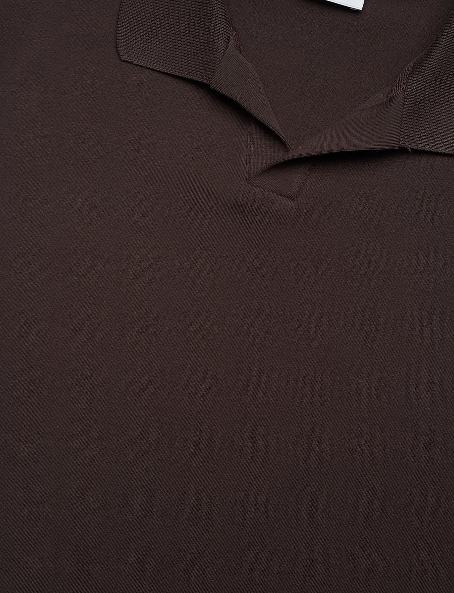 Filippa K - Stretch Cotton Polo T-Shirt - kortærmede poloer - dark chocolate - 2