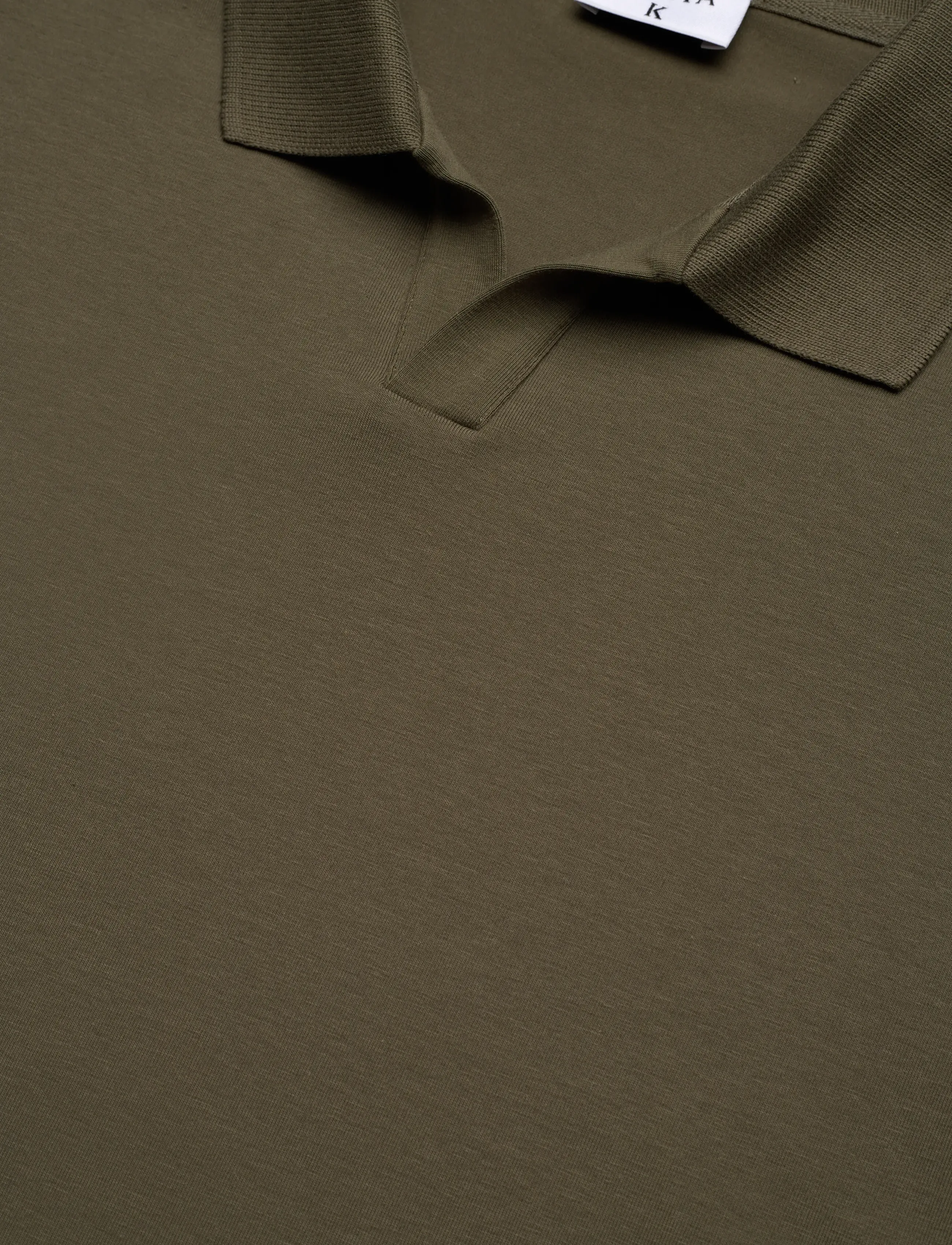 Filippa K - Stretch Cotton Polo T-Shirt - polo marškinėliai trumpomis rankovėmis - dark olive green - 2