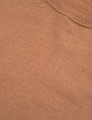 Filippa K - Merino R-neck Sweater - tröjor - camel - 2