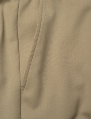 Filippa K - Terry Cropped Trousers - podstawowe koszulki - light khak - 2