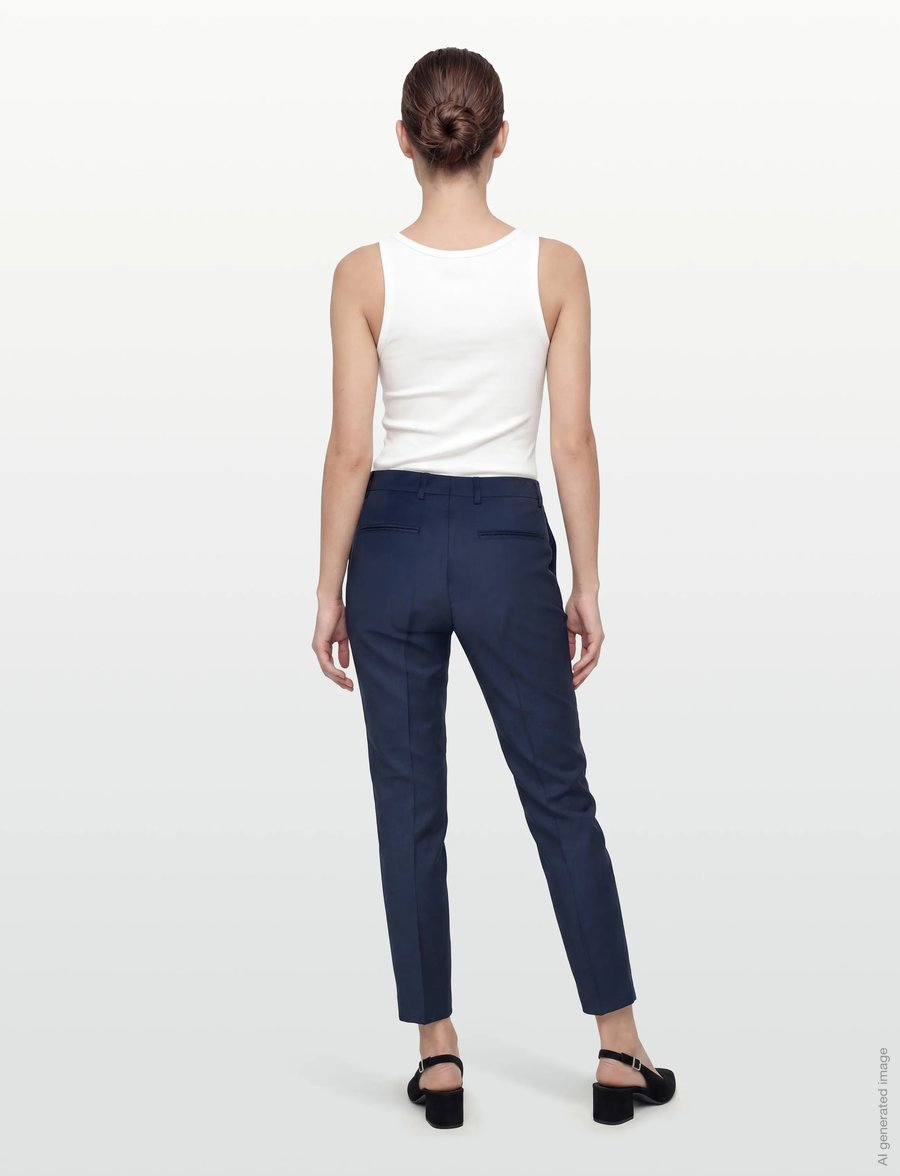 Filippa K - Emma Cropped Cool Wool Trouser - anzugshosen - faded blue - 4
