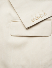 Filippa K - Tailored Pinstripe Blazer - festkläder till outletpriser - bone white - 3