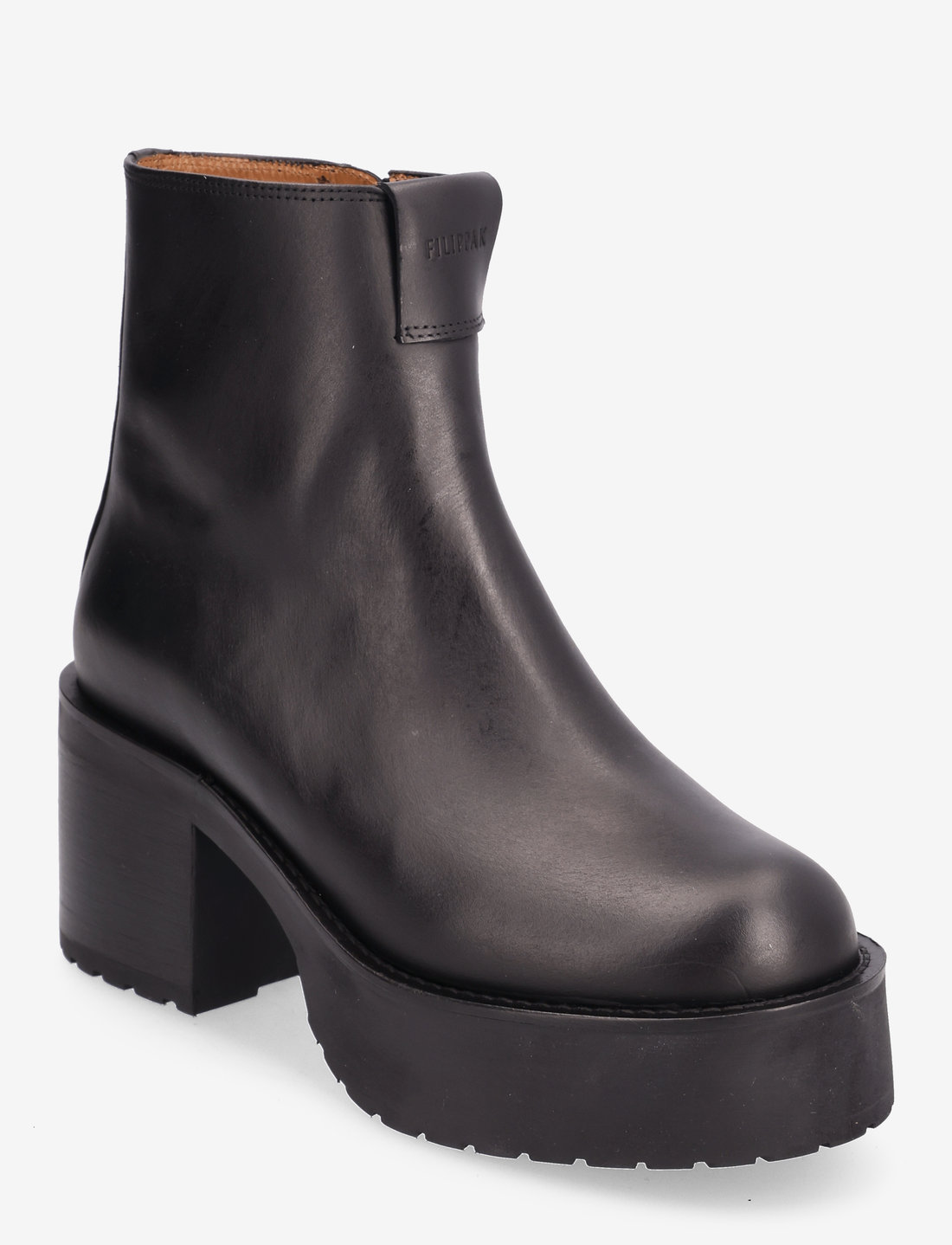 Black ankle 2024 boots round toe