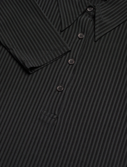 Filippa K - Shiny Rib Button Polo - poloshirts - black - 2