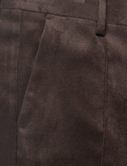 Filippa K - Slim Moleskin Trousers - kitsalõikelised püksid - dark choco - 2