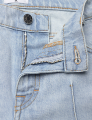 Filippa K - Pintuck Jeans - džinsa bikses ar zvanveida starām - light blue - 3