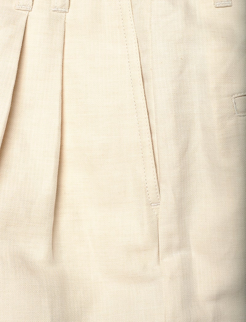 Filippa K - Relaxed Pleated Cotton Linen S - leinen-shorts - cream whit - 2